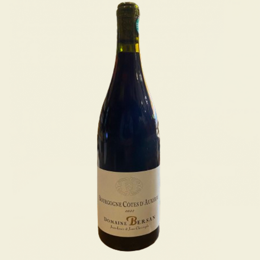 Bouteille de vin rouge Bourgogne Cote D'Auxerre Domaine Bersan 2022