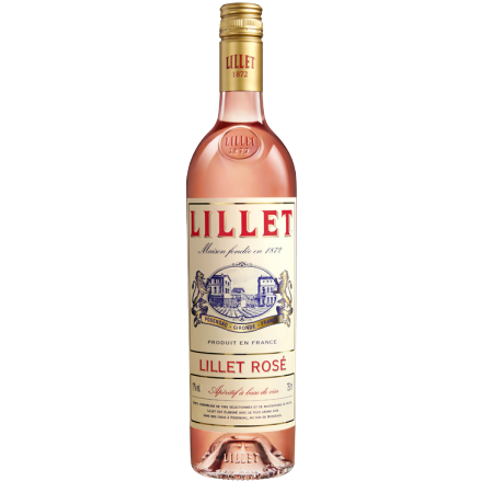 La photo montre une bouteille de Lillet rose, un apéritif français élaboré à partir de vins de Bordeaux et de liqueurs de fruits rouges. La bouteille est en verre transparent, permettant de voir la belle couleur rosé de la boisson à l'intérieur. L'image évoque la sophistication et la finesse du Lillet rosé ainsi que la qualité supérieure de ses ingrédients.